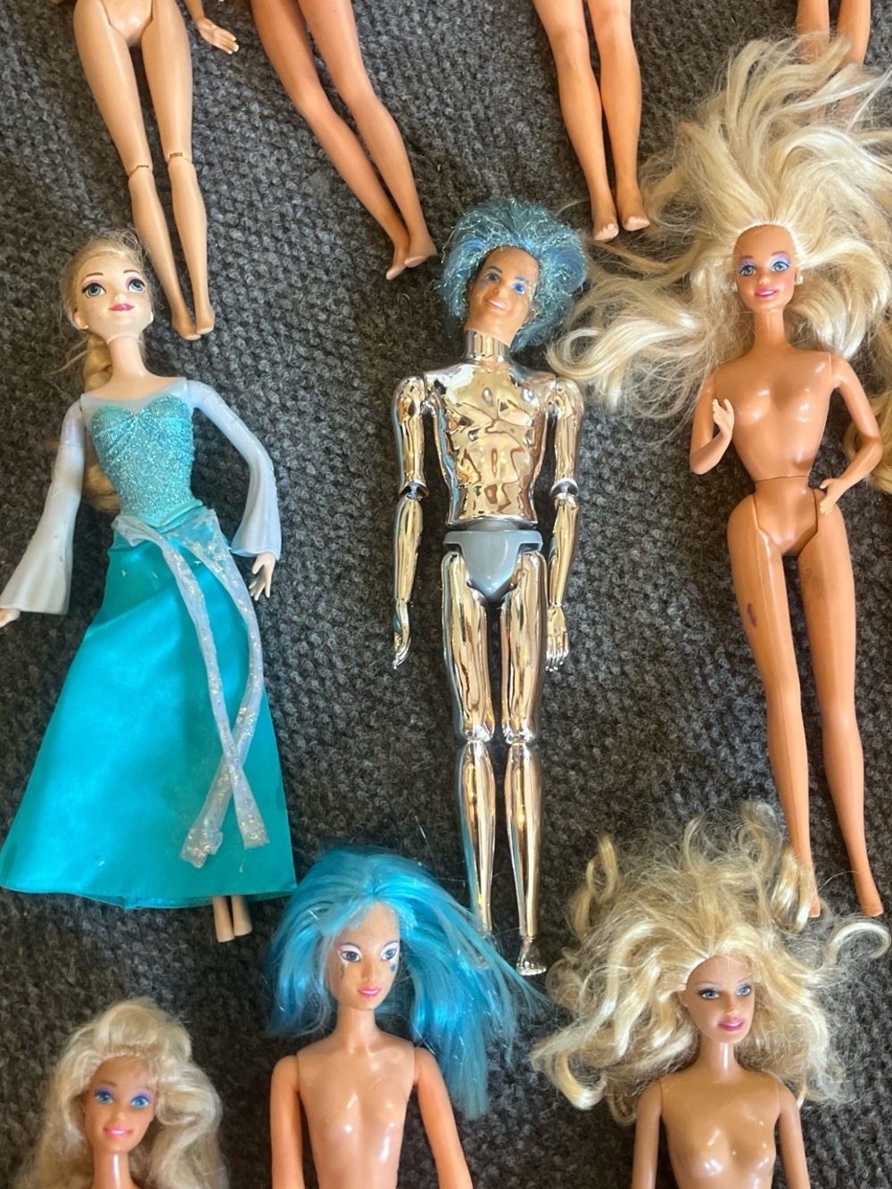 Bundle of 13 Barbie dolls some vintage - Picture 4 of 6